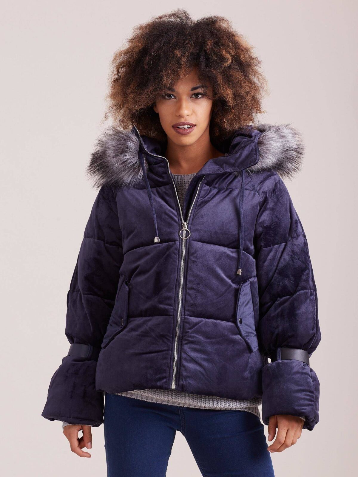 Krótka czy długa: jaka jest najlepsza kurtka zimowa dla kobiet?
